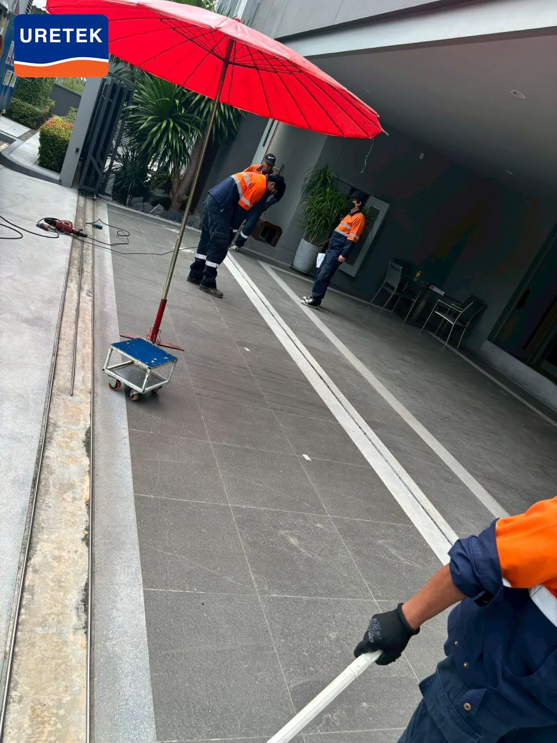 พื้นทรุด ไม่ต้องรื้อ! ยกพื้นด้วยเรซิน ราชพฤกษ์ — 20