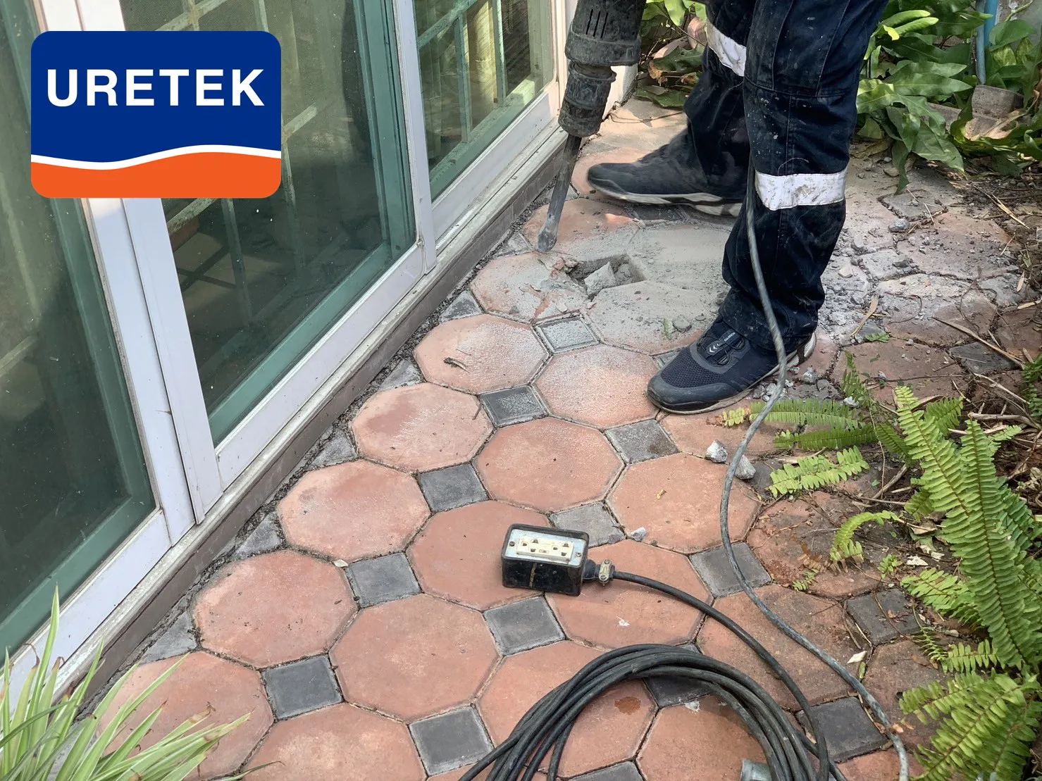 Micropile Underpinning in a Garden Courtyard, Sukhaphiban 5 — Sparing the Plants and Paving — 4