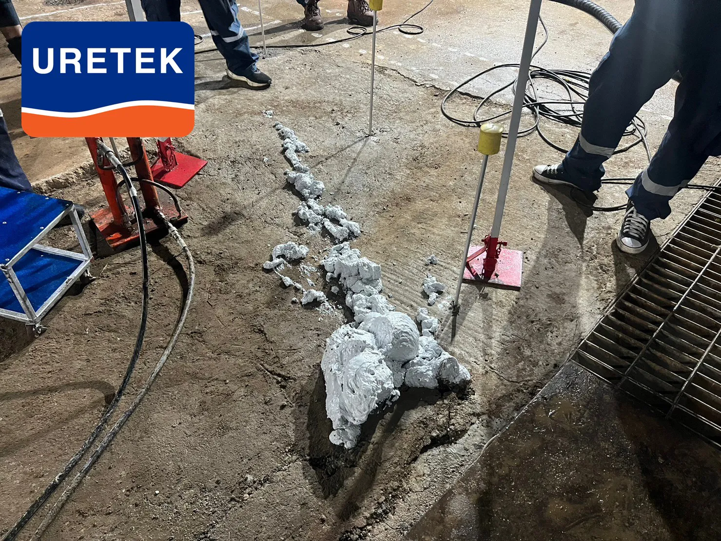 ปรับปรุงชั้นดินใต้สถานีจ่ายน้ำ สำโรงใต้ ด้วยโพลียูรีเทน — ไม่หยุดจ่ายน้ำ — 1