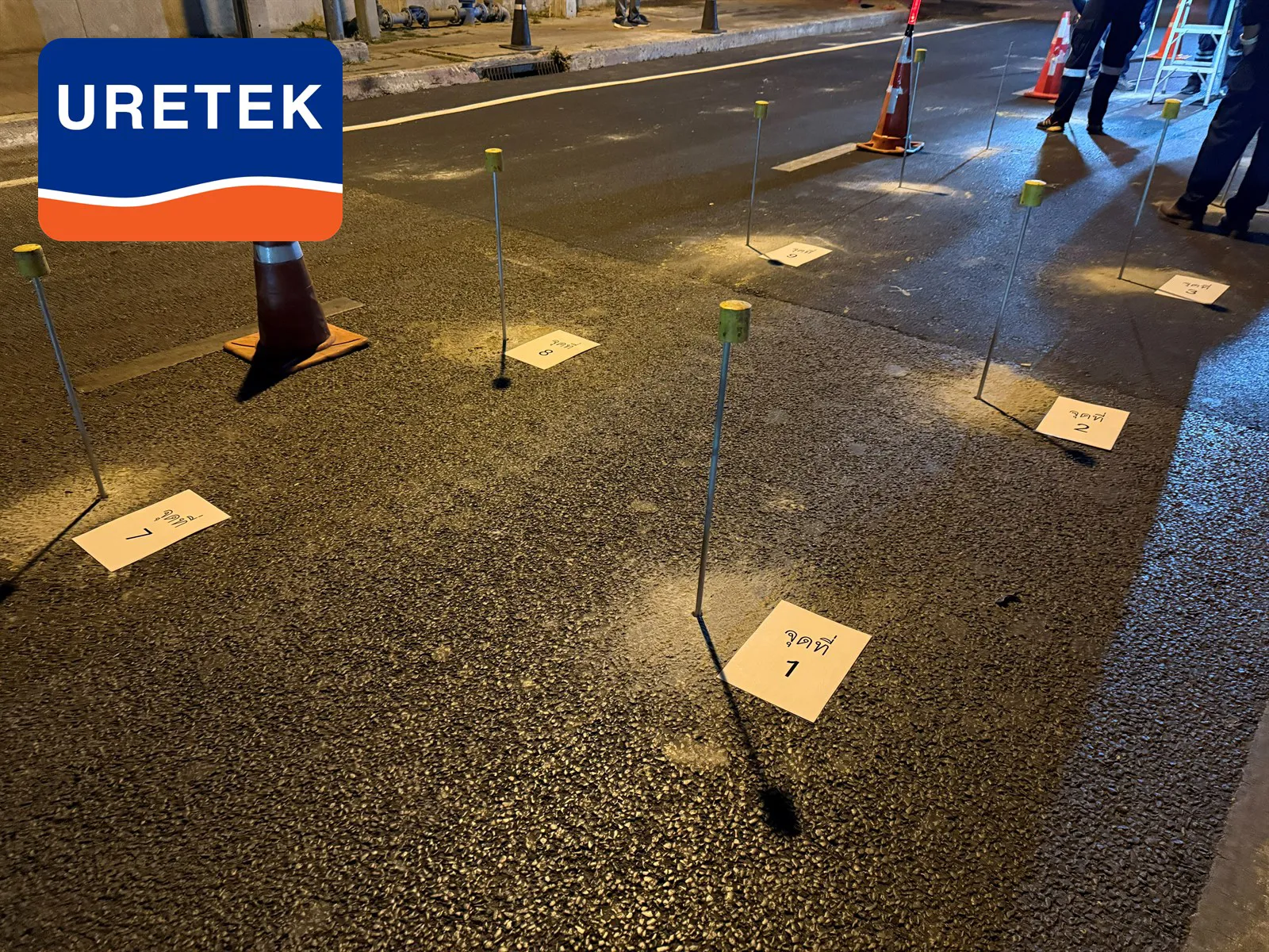 ซ่อมถนนทรุด–เติมโพรงใต้ผิวถนนราชพฤกษ์ ด้วยโพลียูรีเทน ทำกลางคืน  — 7